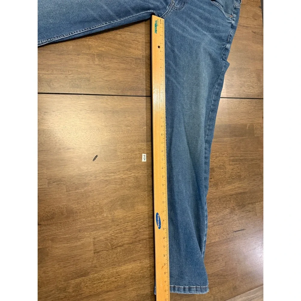 The Perfect Jean NYC Mens Slim Fit Medium Wash Blue Denim Jeans 32x34 - Picture 5 of 6